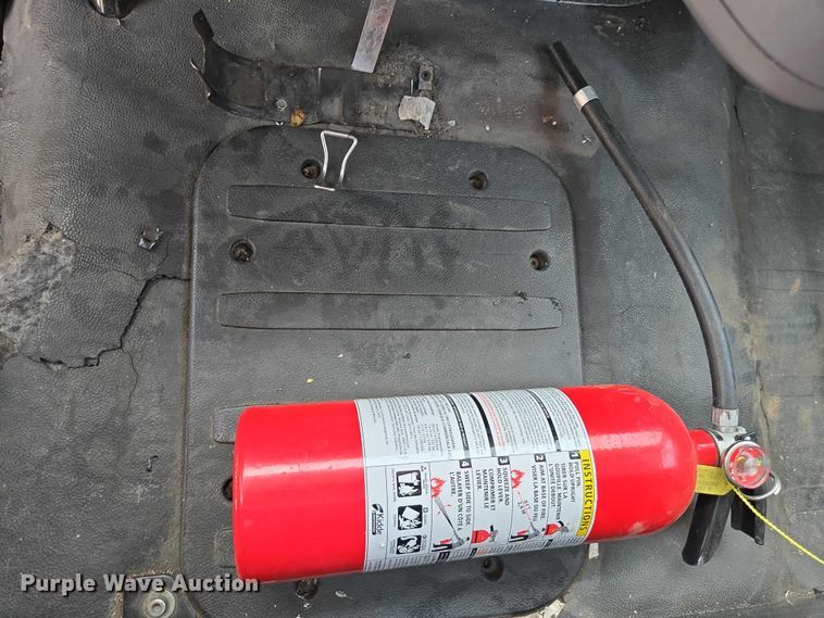 image for item EC1074 2012 Freightliner Business Class M2 truck cab and chassis