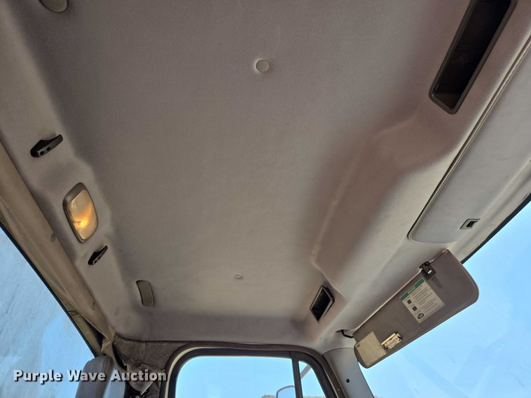 image for item EC1074 2012 Freightliner Business Class M2 truck cab and chassis