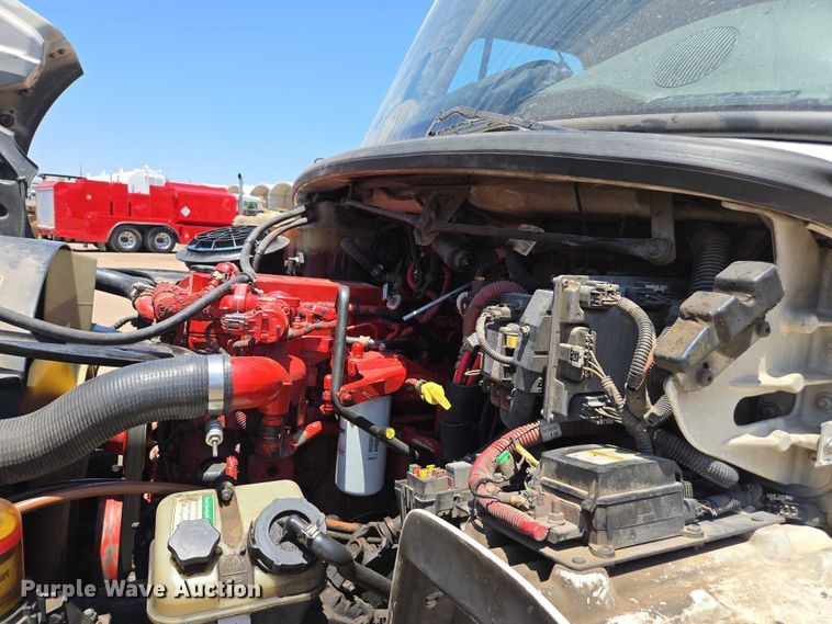 image for item EC1074 2012 Freightliner Business Class M2 truck cab and chassis