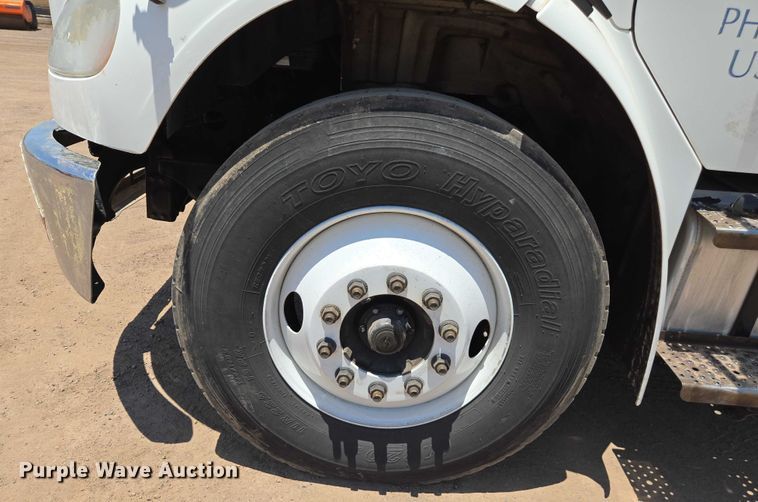 image for item EC1074 2012 Freightliner Business Class M2 truck cab and chassis