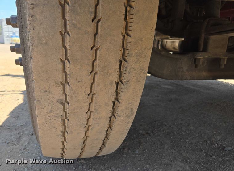 image for item EC1074 2012 Freightliner Business Class M2 truck cab and chassis