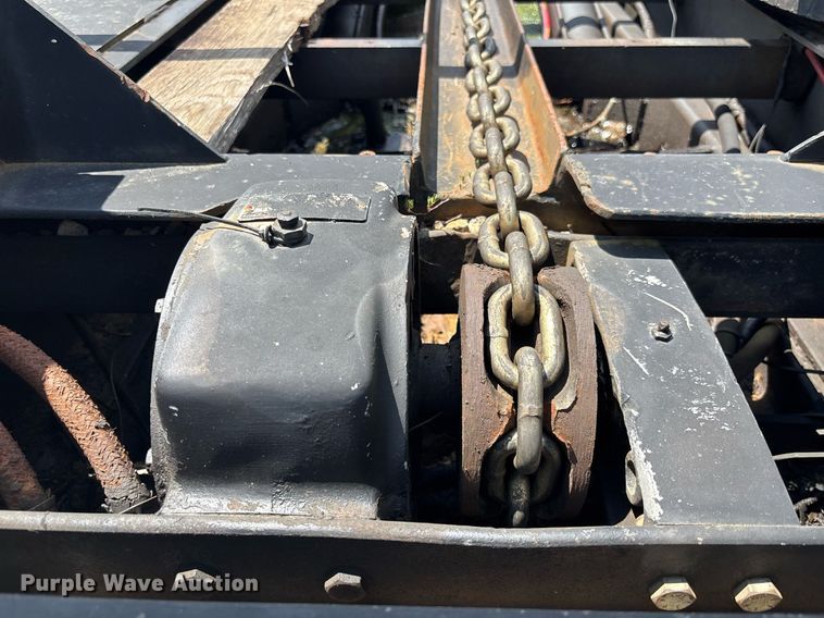 image for item EC3739 1998 Fleet Air Worldwide Inc roll-off tilt deck container trailer