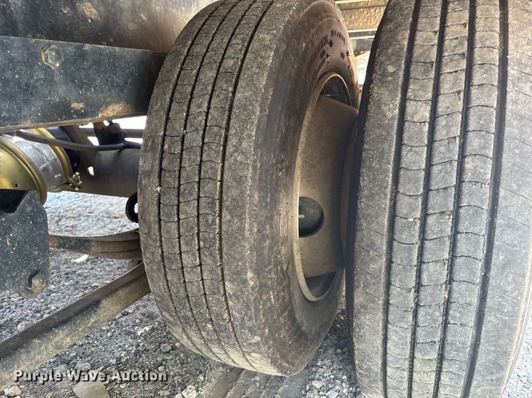 image for item EC3739 1998 Fleet Air Worldwide Inc roll-off tilt deck container trailer