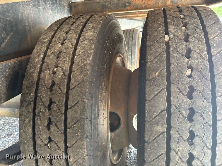 image for item EC3739 1998 Fleet Air Worldwide Inc roll-off tilt deck container trailer