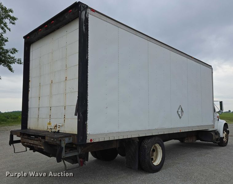 image for item EC4289 2001 International 4700 box truck