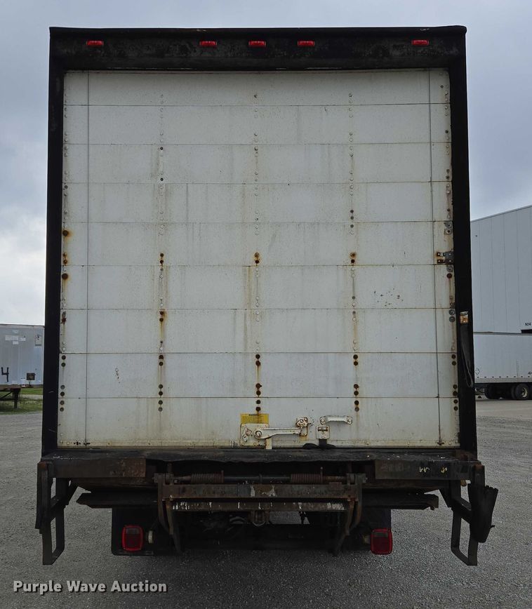 image for item EC4289 2001 International 4700 box truck
