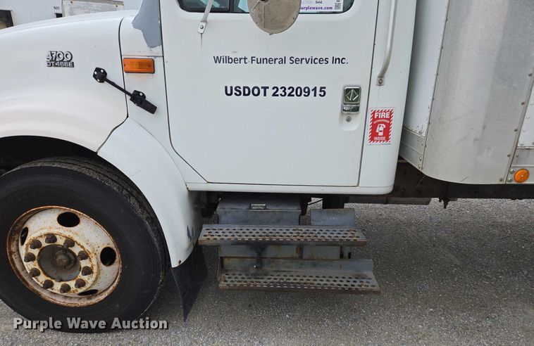 image for item EC4289 2001 International 4700 box truck