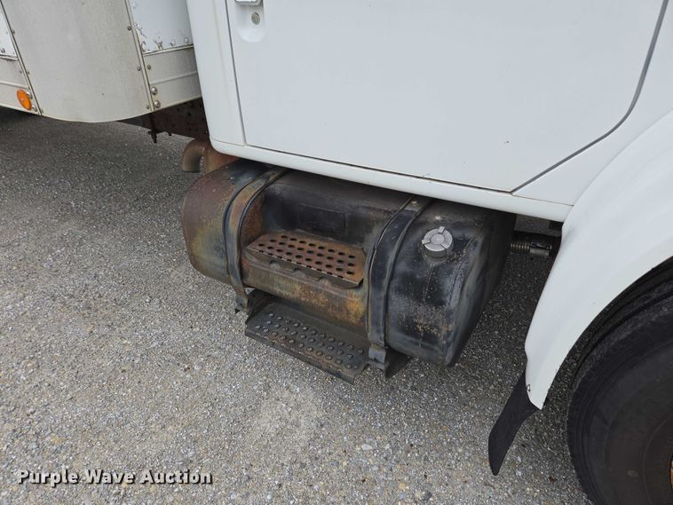 image for item EC4289 2001 International 4700 box truck