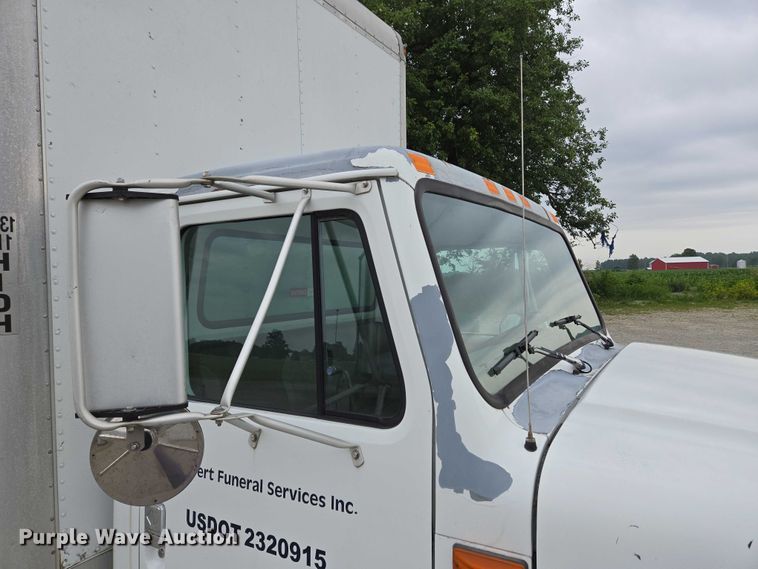 image for item EC4289 2001 International 4700 box truck