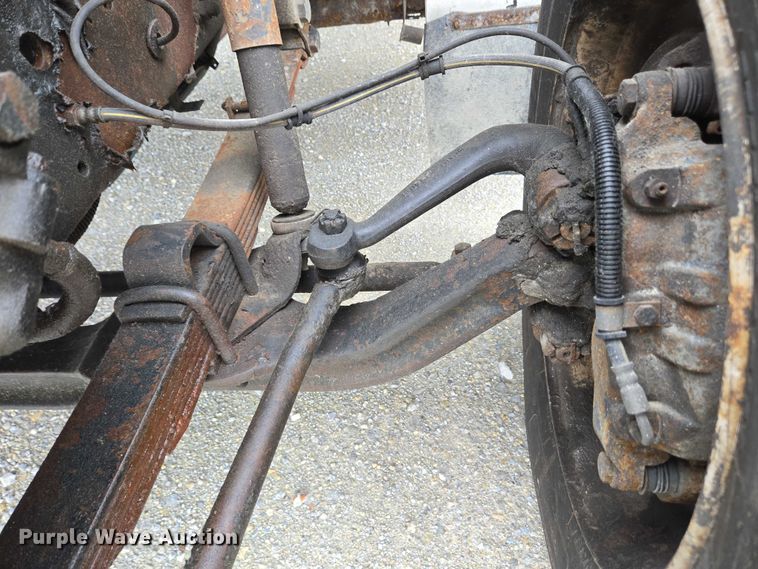 image for item EC4289 2001 International 4700 box truck