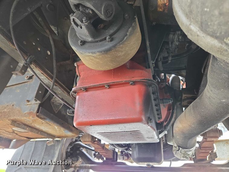 image for item EC4289 2001 International 4700 box truck