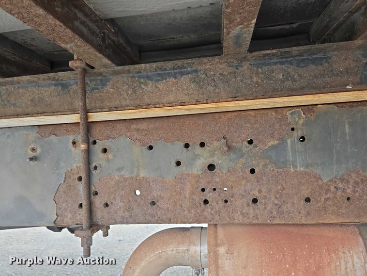 image for item EC4289 2001 International 4700 box truck