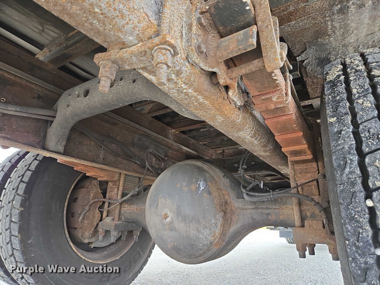 image for item EC4289 2001 International 4700 box truck