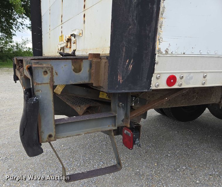 image for item EC4289 2001 International 4700 box truck