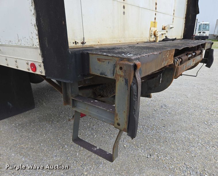 image for item EC4289 2001 International 4700 box truck