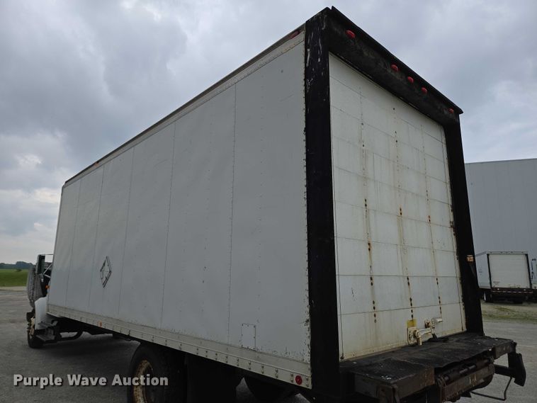 image for item EC4289 2001 International 4700 box truck