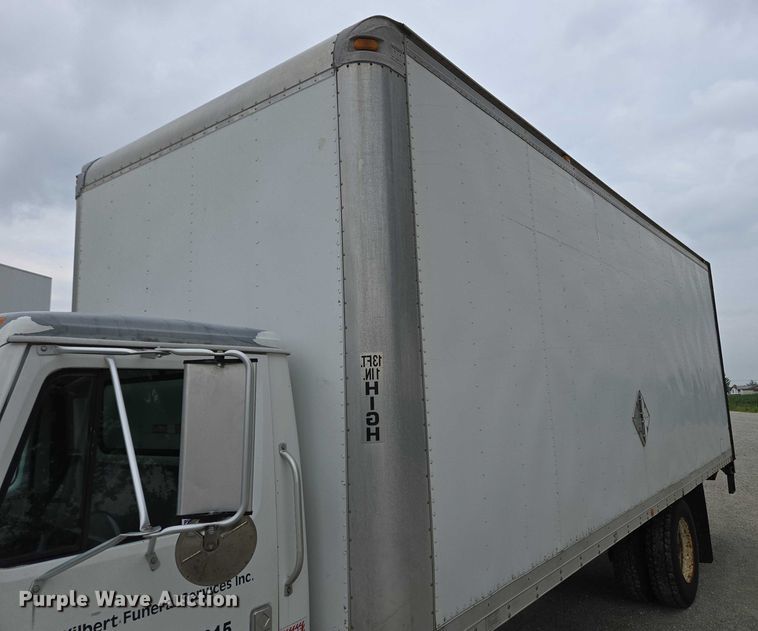 image for item EC4289 2001 International 4700 box truck