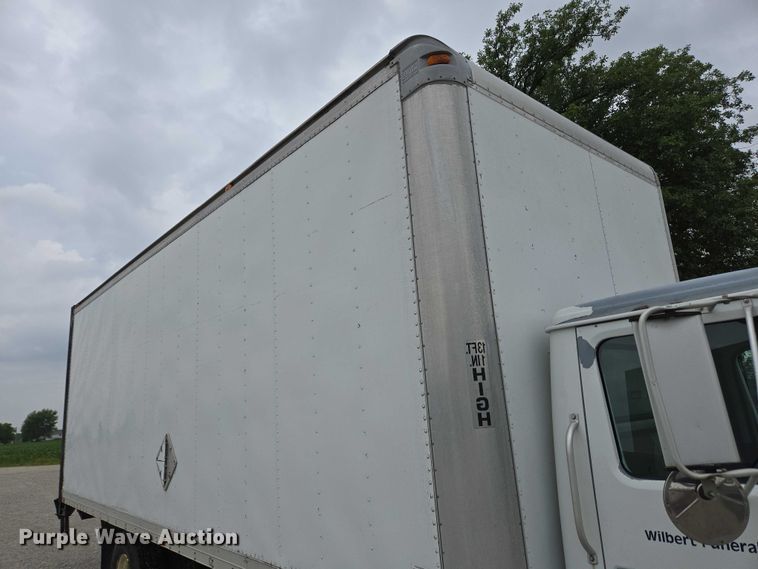 image for item EC4289 2001 International 4700 box truck