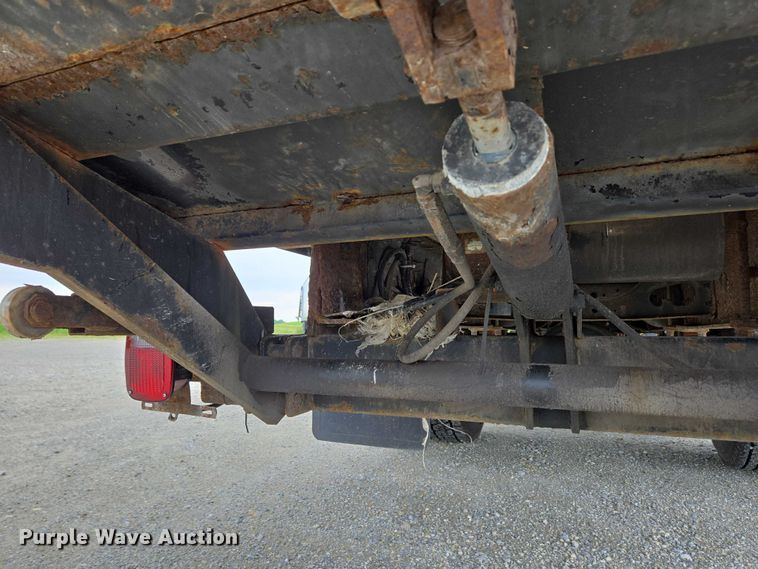 image for item EC4289 2001 International 4700 box truck