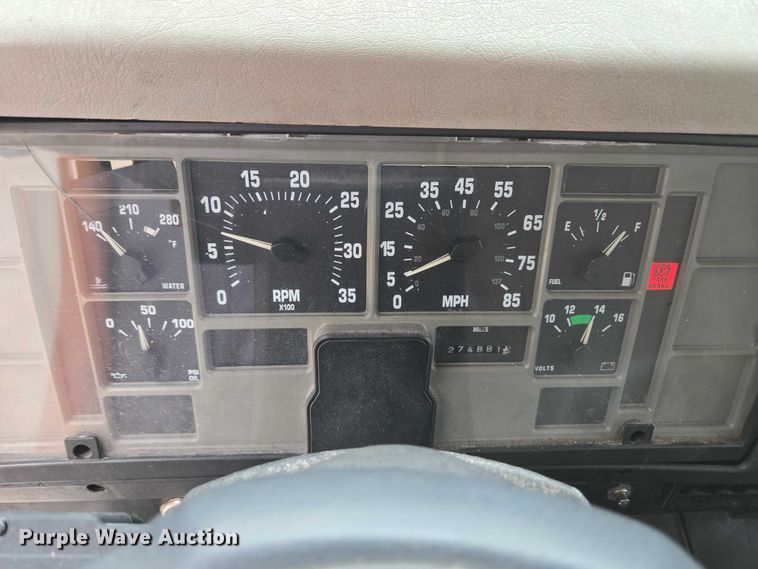 image for item EC4289 2001 International 4700 box truck