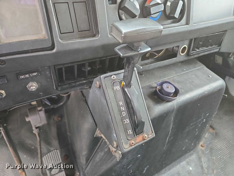 image for item EC4289 2001 International 4700 box truck