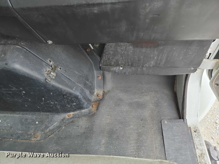 image for item EC4289 2001 International 4700 box truck