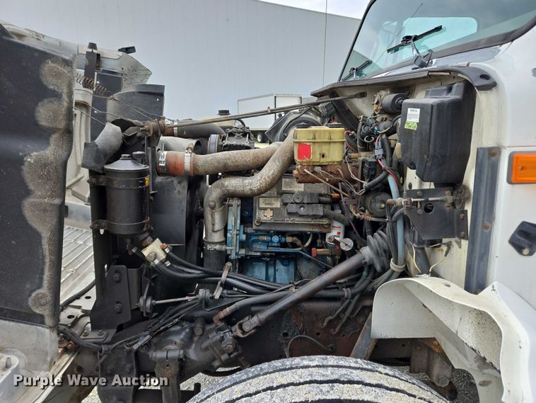 image for item EC4289 2001 International 4700 box truck