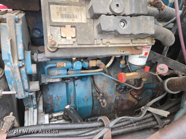 image for item EC4289 2001 International 4700 box truck