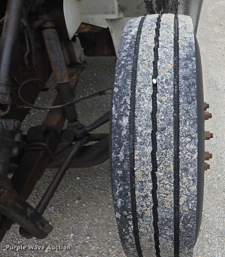 image for item EC4289 2001 International 4700 box truck