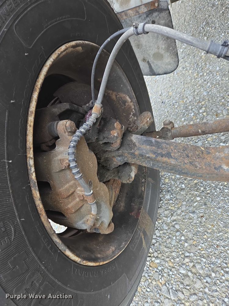 image for item EC4289 2001 International 4700 box truck