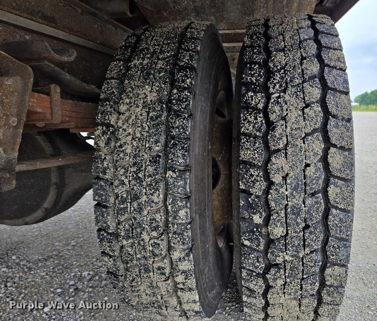 image for item EC4289 2001 International 4700 box truck