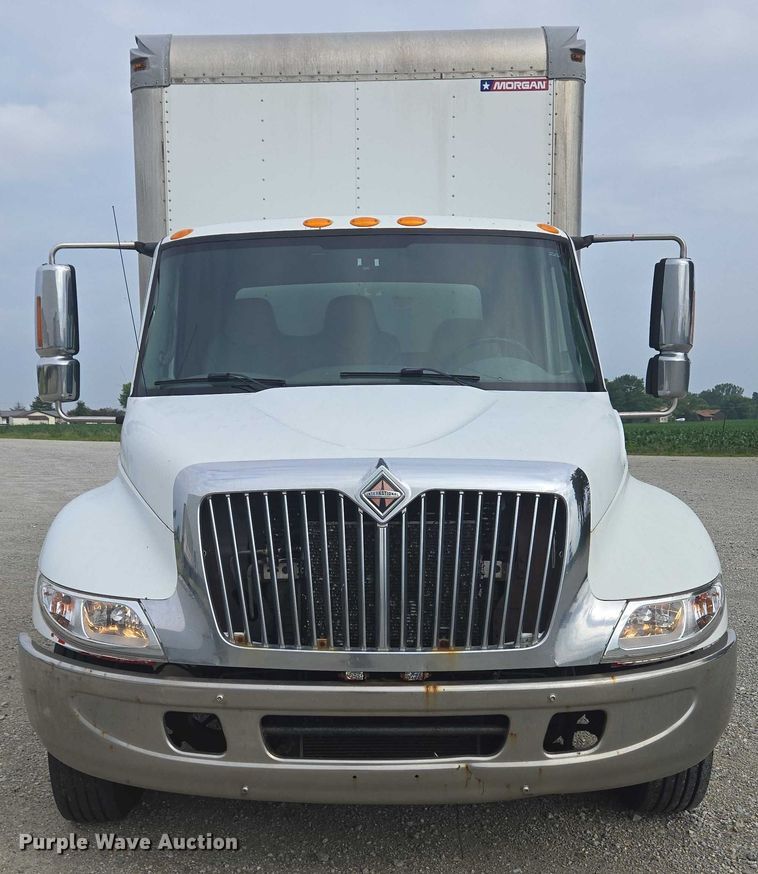 image for item EC4290 2003 International 4300 SBA box truck