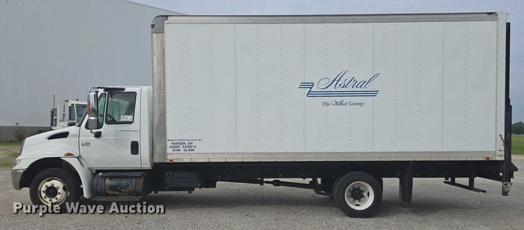 image for item EC4290 2003 International 4300 SBA box truck
