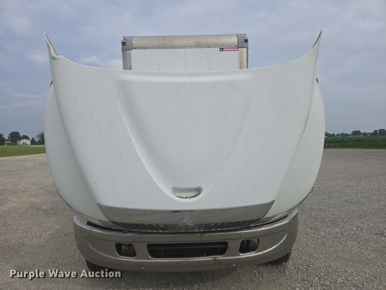 image for item EC4290 2003 International 4300 SBA box truck