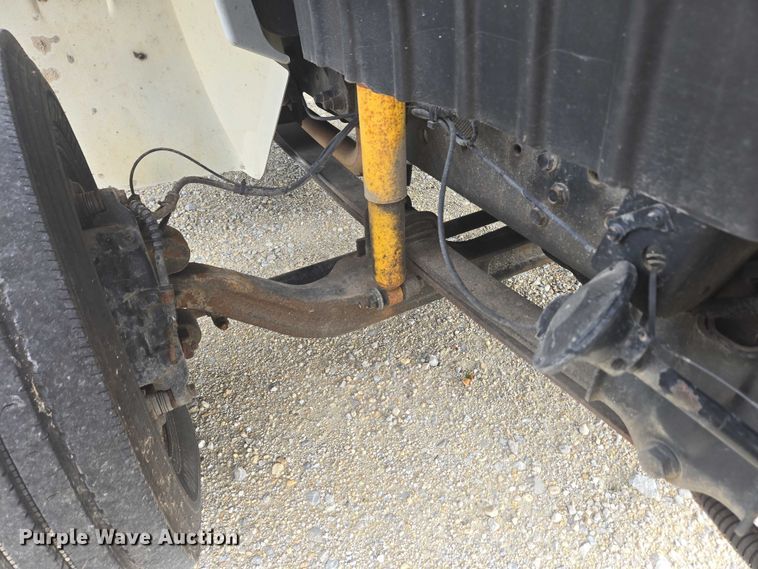 image for item EC4290 2003 International 4300 SBA box truck