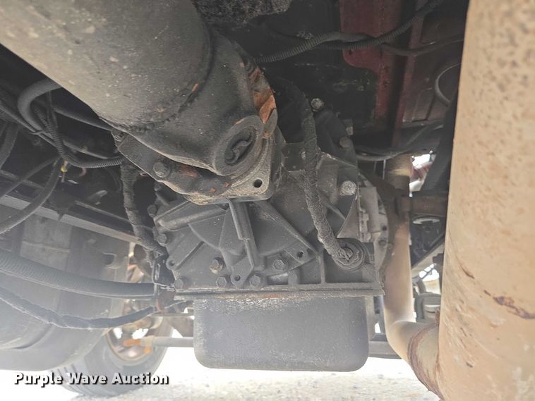 image for item EC4290 2003 International 4300 SBA box truck