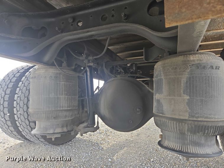 image for item EC4290 2003 International 4300 SBA box truck