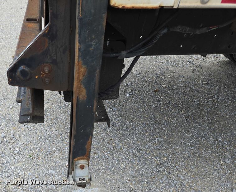 image for item EC4290 2003 International 4300 SBA box truck