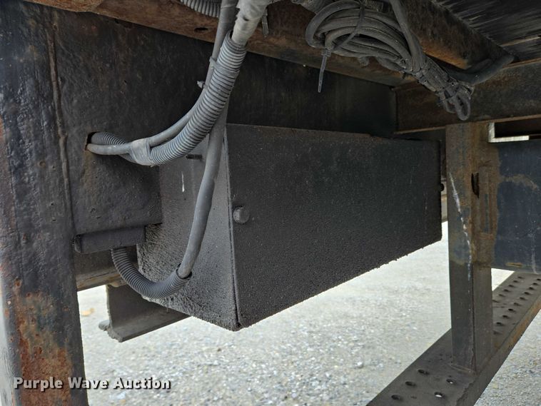 image for item EC4290 2003 International 4300 SBA box truck