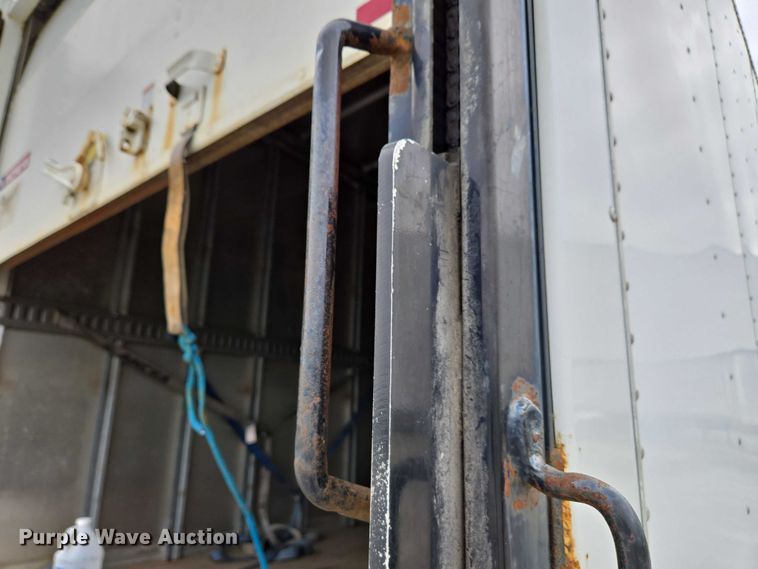 image for item EC4290 2003 International 4300 SBA box truck