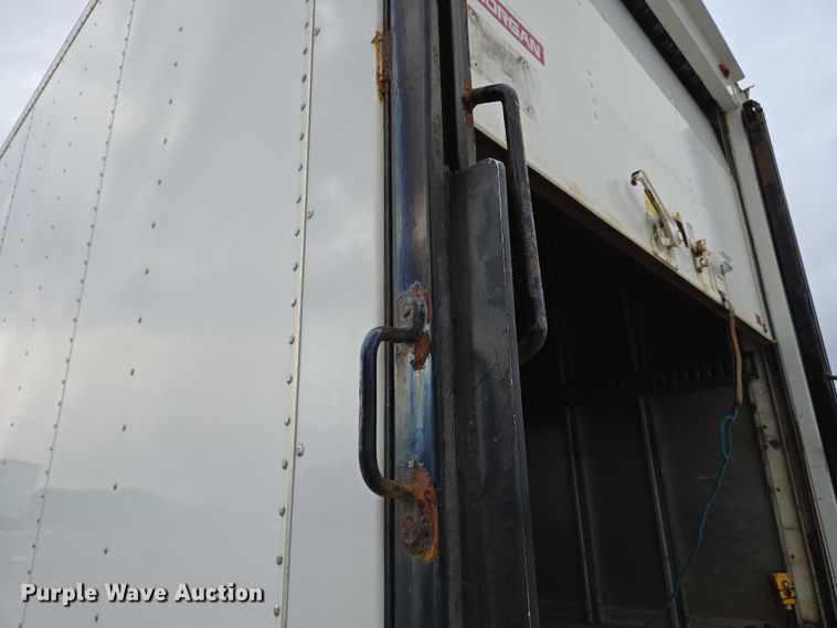 image for item EC4290 2003 International 4300 SBA box truck