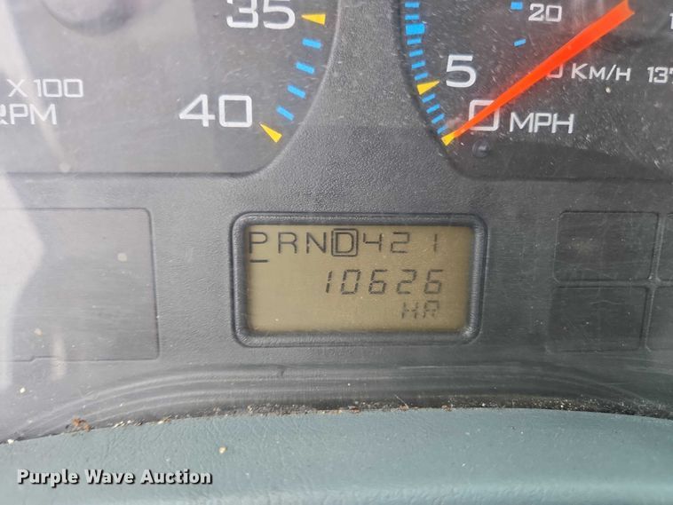 image for item EC4290 2003 International 4300 SBA box truck