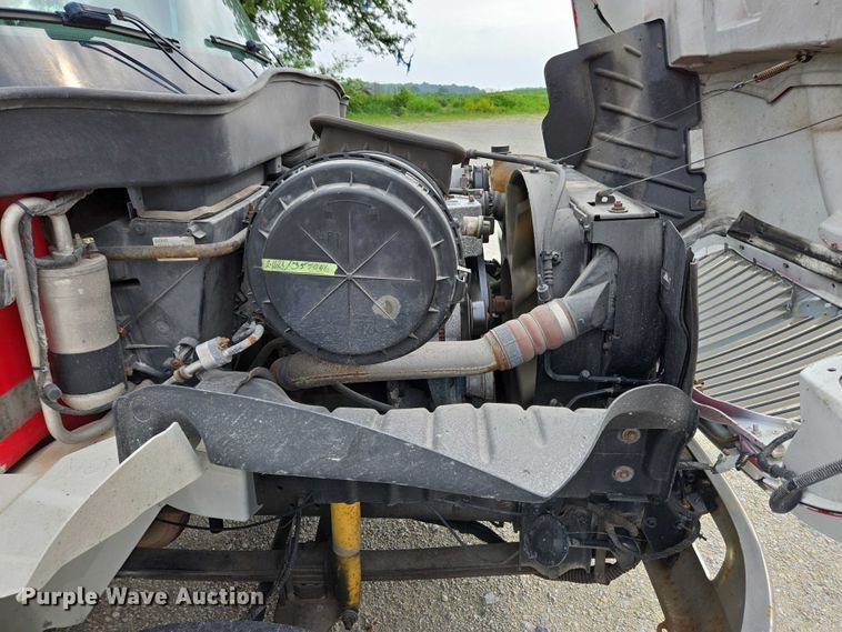 image for item EC4290 2003 International 4300 SBA box truck