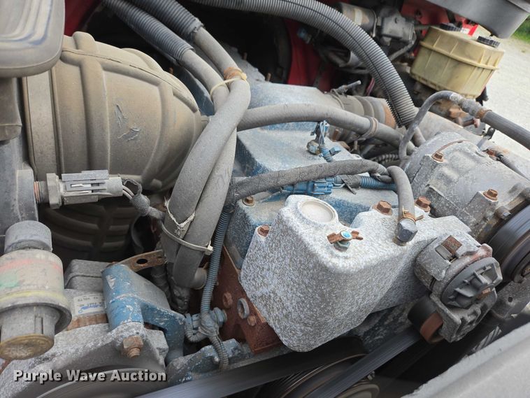 image for item EC4290 2003 International 4300 SBA box truck