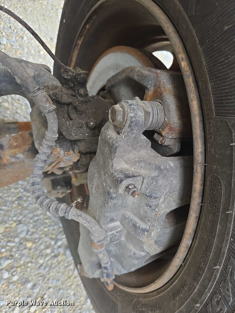 image for item EC4290 2003 International 4300 SBA box truck