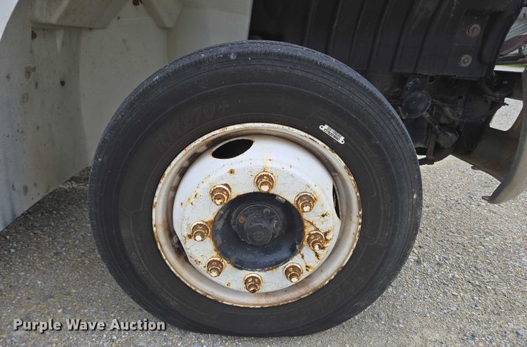 image for item EC4290 2003 International 4300 SBA box truck