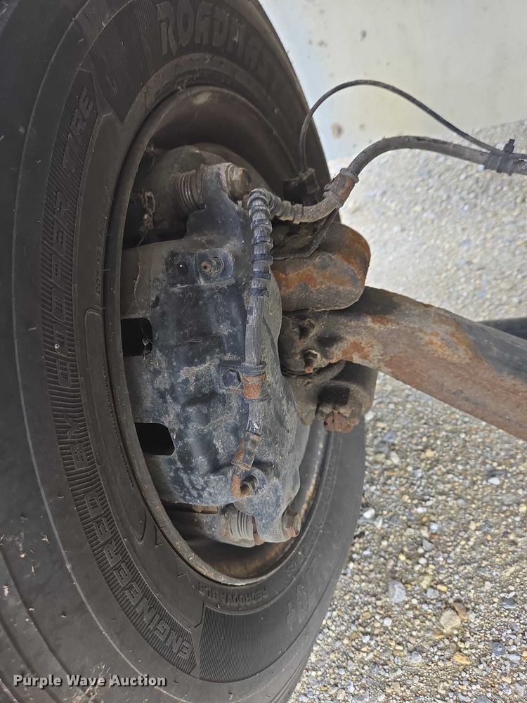 image for item EC4290 2003 International 4300 SBA box truck