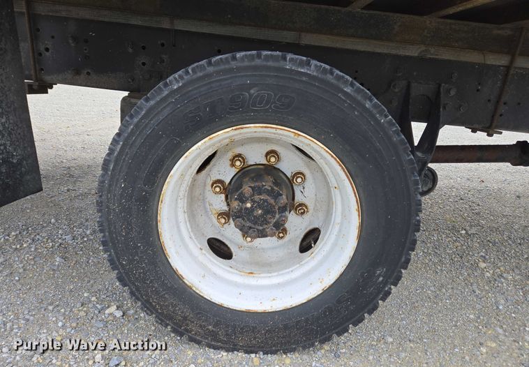 image for item EC4290 2003 International 4300 SBA box truck