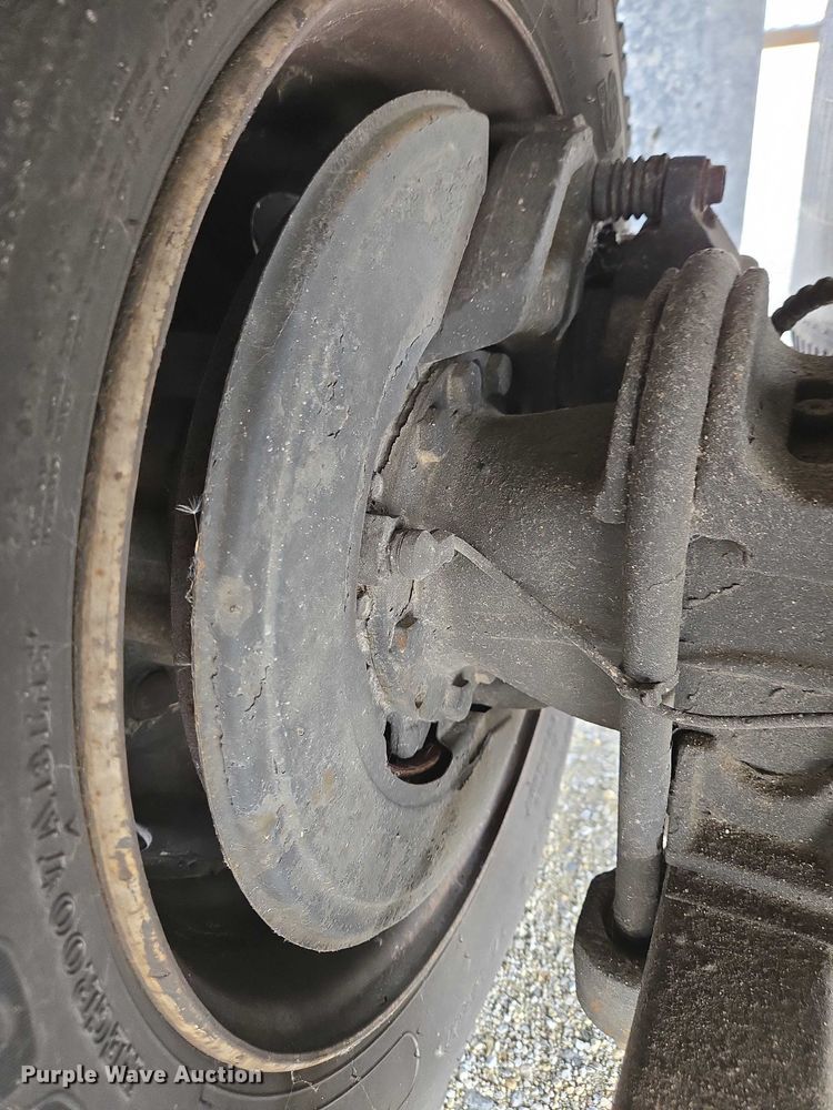 image for item EC4290 2003 International 4300 SBA box truck