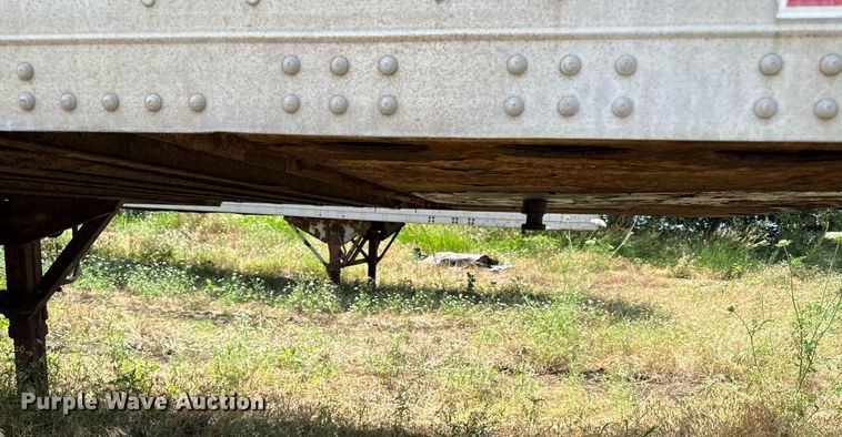 image for item ED4262 1986 Fruehauf dry van trailer